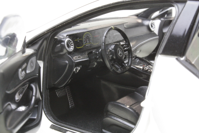 Mercedes AMG GT S 4-Matic 2019, valkoinen
