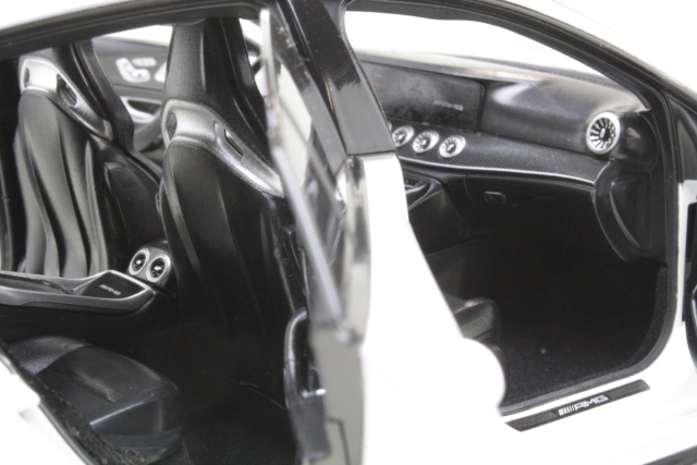 Mercedes AMG GT S 4-Matic 2019, valkoinen