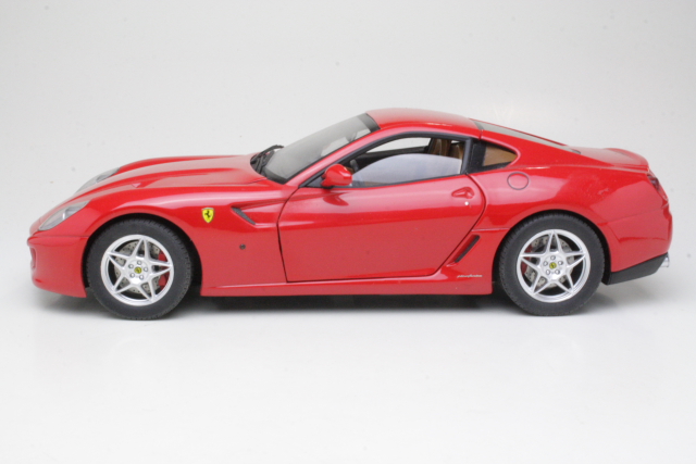 Ferrari 599 GTB Fiorano 2007, punainen