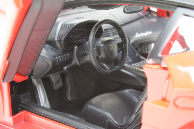 Lamborghini Centenario LP770-4 2016, punainen