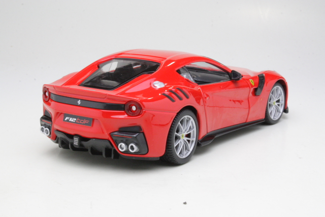 Ferrari F12 TDF 2016, punainen