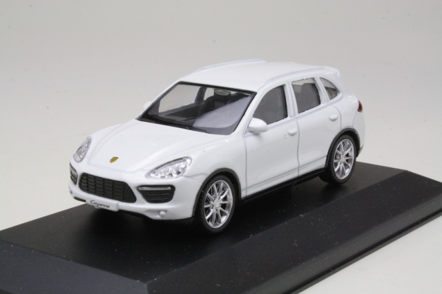 Porsche Cayenne, white