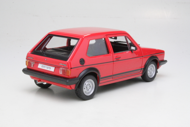 VW Golf 1 GTi 1976, punainen - Sulje napsauttamalla kuva