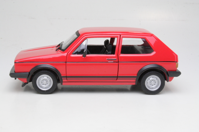VW Golf 1 GTi 1976, punainen