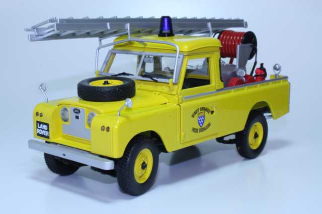 Land Rover II Pick-Up, "West Sussex Fire Brigade", keltainen - Sulje napsauttamalla kuva