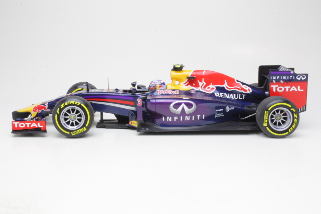 Red Bull RB10, F1 2014, D.Ricciardo, no.3 - Sulje napsauttamalla kuva