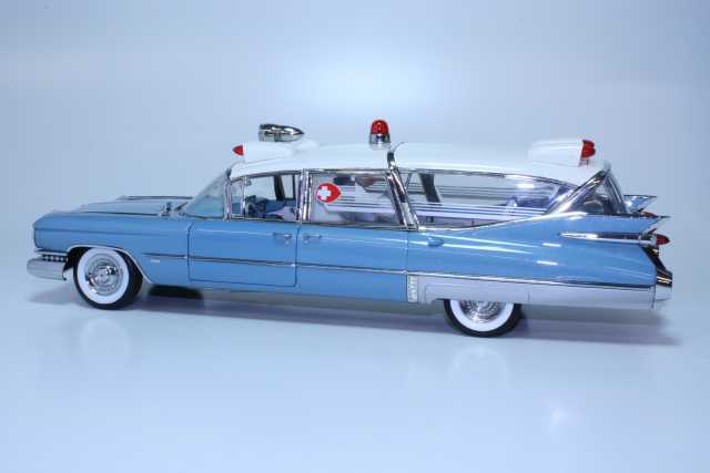 Cadillac Superior Royal Crown Ambulance 1959, blue/white
