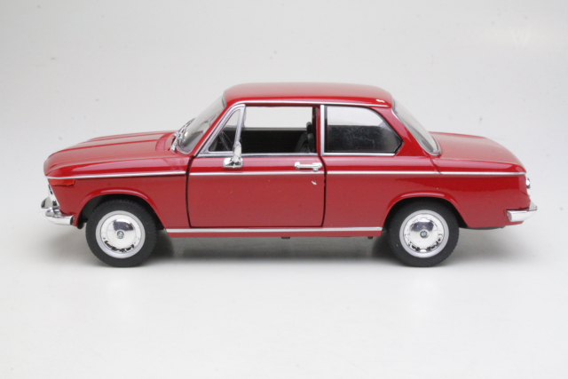 BMW 2002Ti 1968, punainen - Sulje napsauttamalla kuva