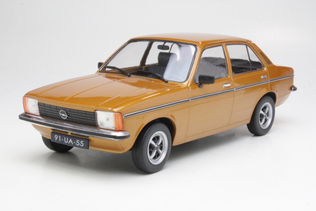 Opel Kadett C2 4d 1977, kulta - Sulje napsauttamalla kuva