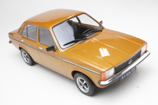 Opel Kadett C2 4d 1977, kulta - Sulje napsauttamalla kuva