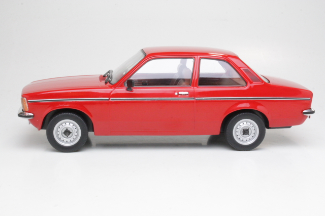 Opel Kadett C2 2d 1977, punainen