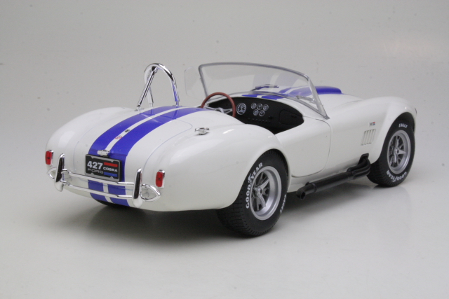 AC Cobra 427 Mk2 Coupe 1965, valkoinen/sininen