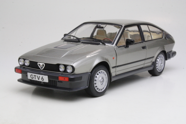 Alfa Romeo Alfetta GTV 6 1984, hopea - Sulje napsauttamalla kuva