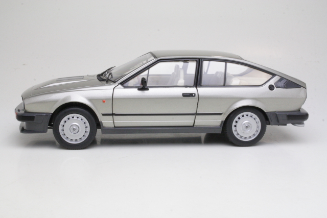 Alfa Romeo Alfetta GTV 6 1984, hopea