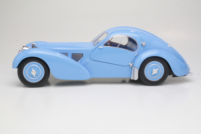 Bugatti Atlantic 57C 1938, sininen - Sulje napsauttamalla kuva