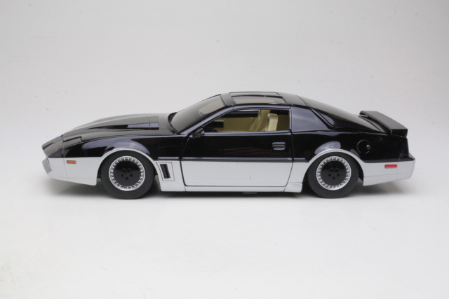 K.A.R.R. Pontiac Trans Am 1982 "Knight Rider"