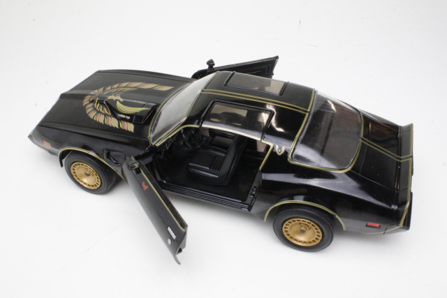 Pontiac Firebird Trans Am Turbo 4.9L 1980 "Smokey&The Bandit 2" - Click Image to Close