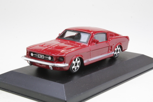 Ford Mustang GT 1967, punainen
