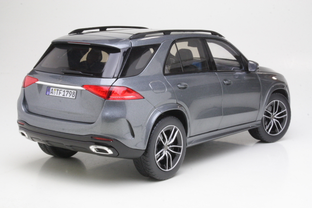 Mercedes GLE 2019, harmaa
