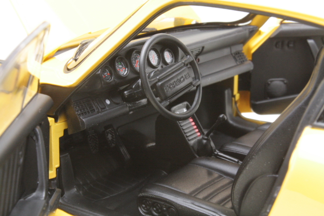 Porsche 911 Turbo 3.0 1976, keltainen - Sulje napsauttamalla kuva