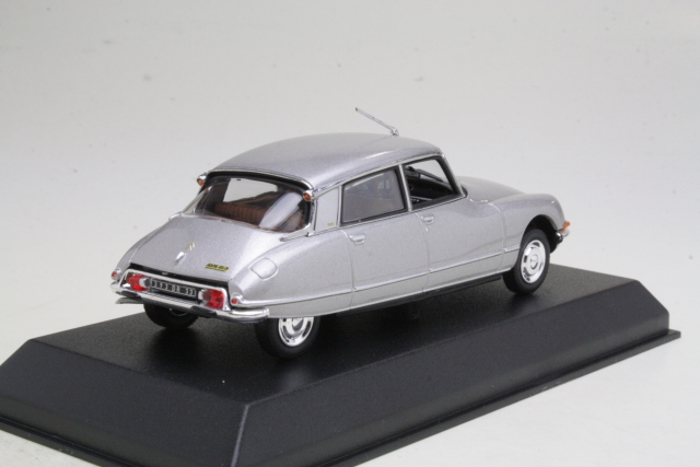 Citroen DS23 Pallas 1974, harmaa