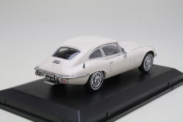 Jaguar E-Type Coupe V12, valkoinen