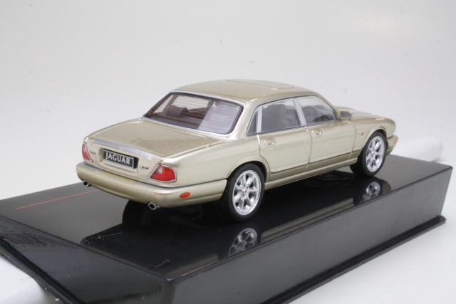 Jaguar XJ8 (X308) 1998, beige - Sulje napsauttamalla kuva