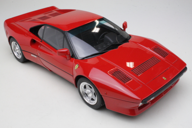 Ferrari 288 GTO 1984, punainen - Sulje napsauttamalla kuva