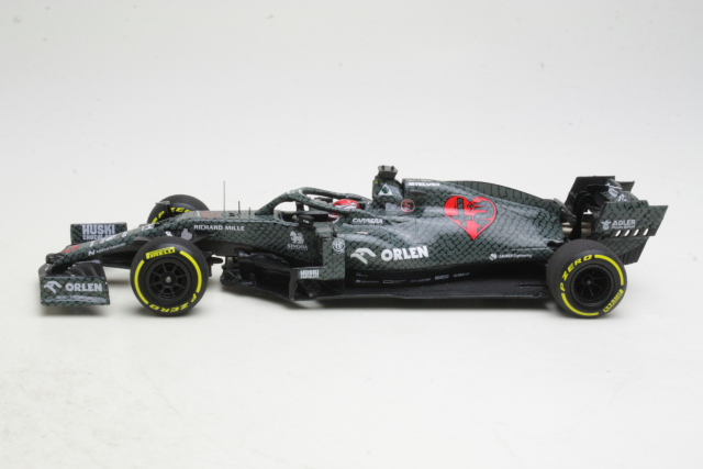 Alfa Romeo C39, Valentine Livery 14.02.2020, K.Raikkonen