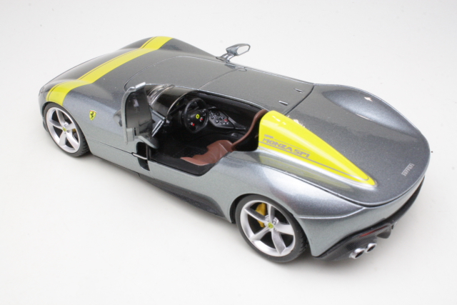 Ferrari Monza SP1, harmaa - Sulje napsauttamalla kuva