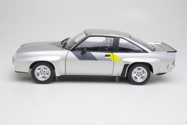 Opel Manta B 400 1981, hopea - Sulje napsauttamalla kuva