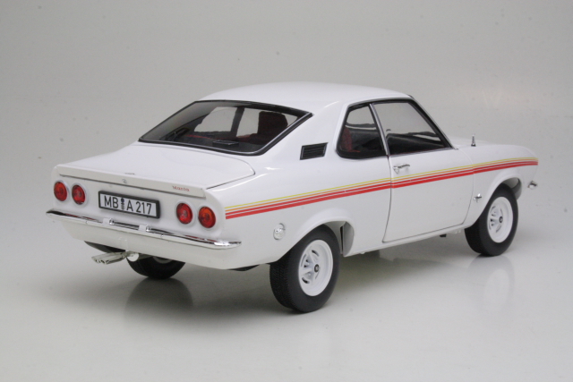 Opel Manta A Swinger 1975, valkoinen