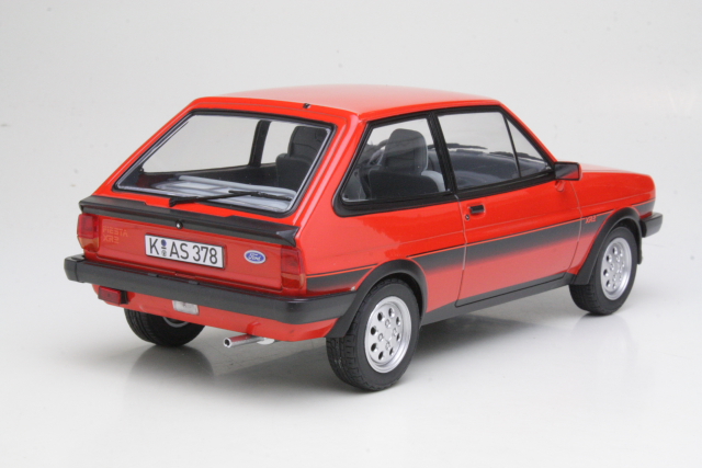 Ford Fiesta XR2 1981, punainen - Sulje napsauttamalla kuva