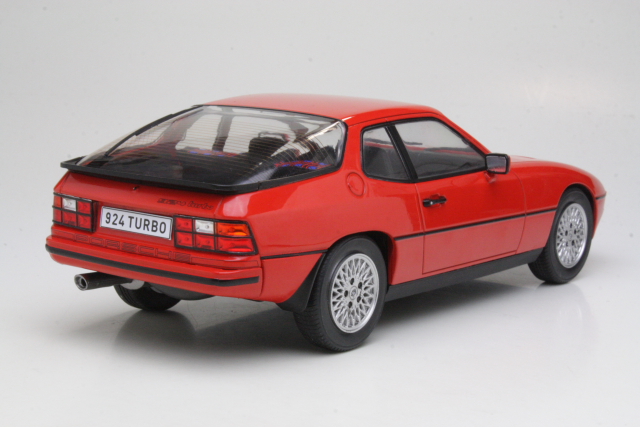Porsche 924 Turbo 1979, red