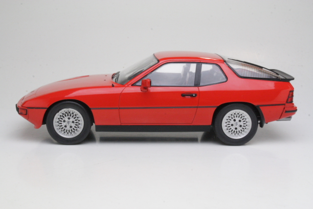 Porsche 924 Turbo 1979, red