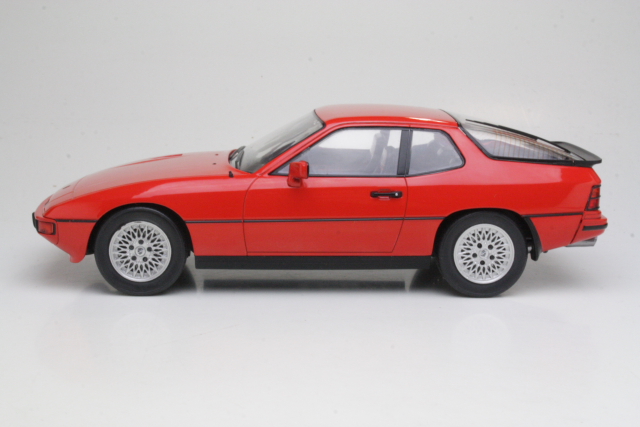 Porsche 924 Turbo 1979, punainen - Sulje napsauttamalla kuva