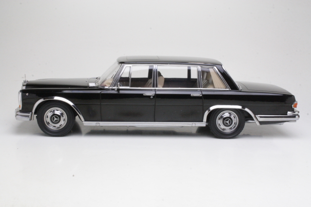Mercedes 600 SWB (w100) 1963, musta