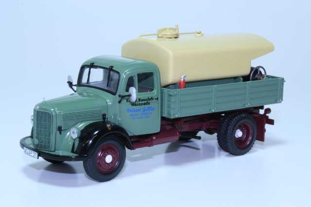 Mercedes L3500 "Gilles", green/beige