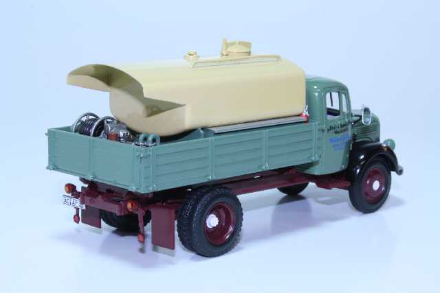 Mercedes L3500 "Gilles", green/beige