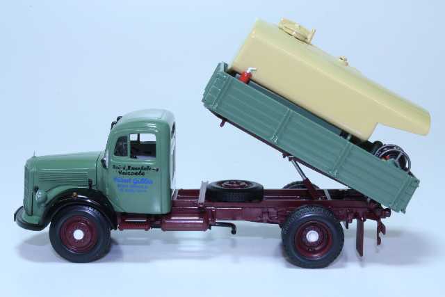 Mercedes L3500 "Gilles", green/beige
