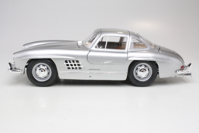 Mercedes 300SL (w198) Coupe 1954, hopea - Sulje napsauttamalla kuva