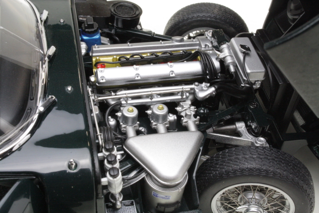 Jaguar E-Typer Roadster ser.1 3.8, tummanvihreä - Sulje napsauttamalla kuva