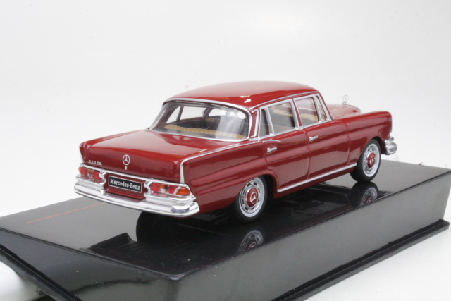 Mercedes 220SE (w111) 1959, punainen - Sulje napsauttamalla kuva