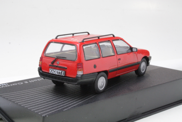 Opel Kadett E Caravan, punainen - Sulje napsauttamalla kuva