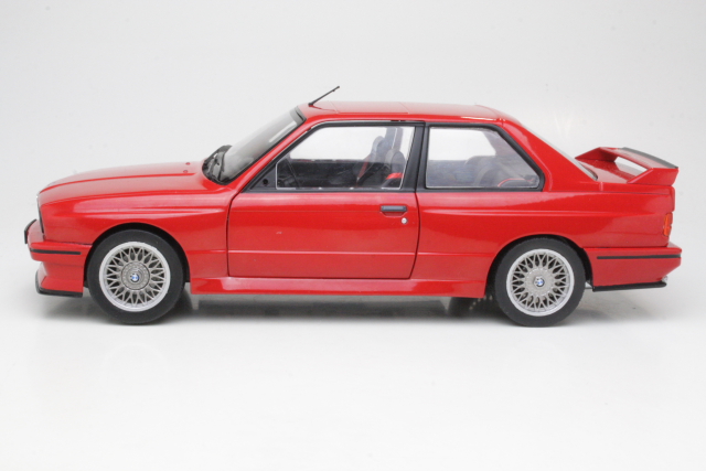 BMW M3 Sport Evo (e30) 1990, punainen - Sulje napsauttamalla kuva