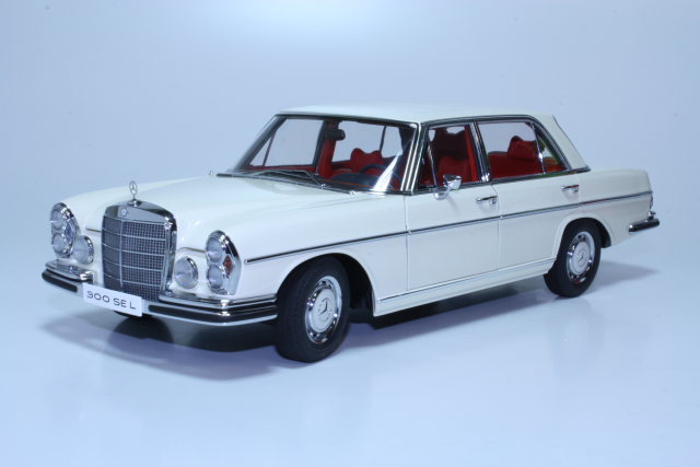 Mercedes 300SEL 6.3 1970, valkoinen