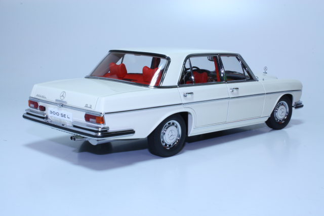 Mercedes 300SEL 6.3 1970, valkoinen