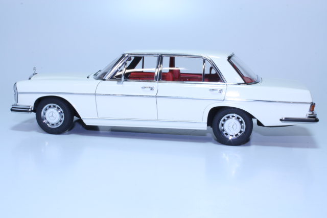 Mercedes 300SEL 6.3 1970, valkoinen