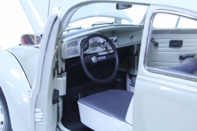 VW Kupla 1300 1969, harmaa