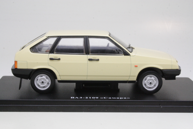 Lada Samara 2109 1987, cream